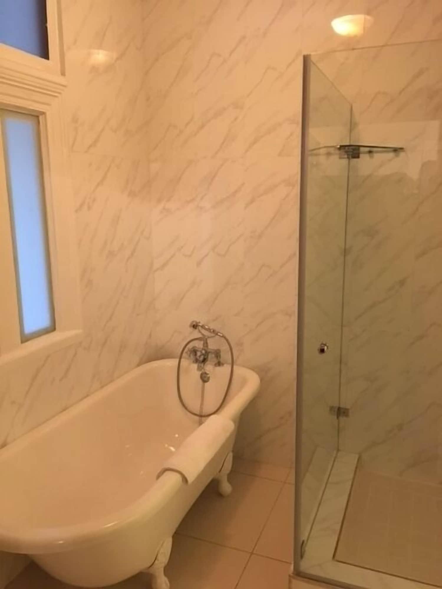 Roosenwijn Guesthouse Стелленбос Экстерьер фото