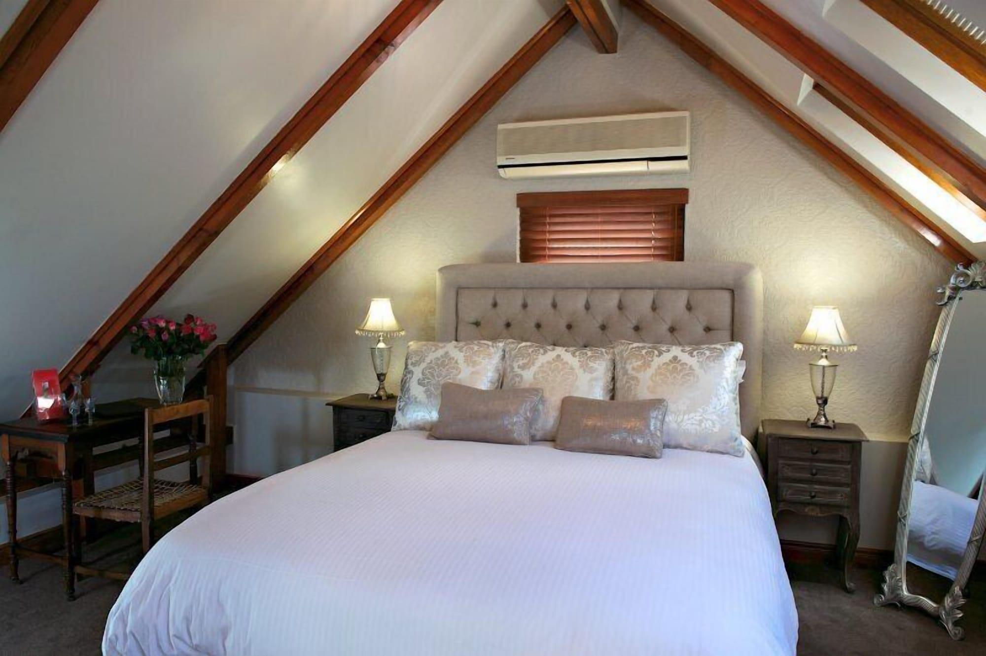 Roosenwijn Guesthouse Стелленбос Экстерьер фото