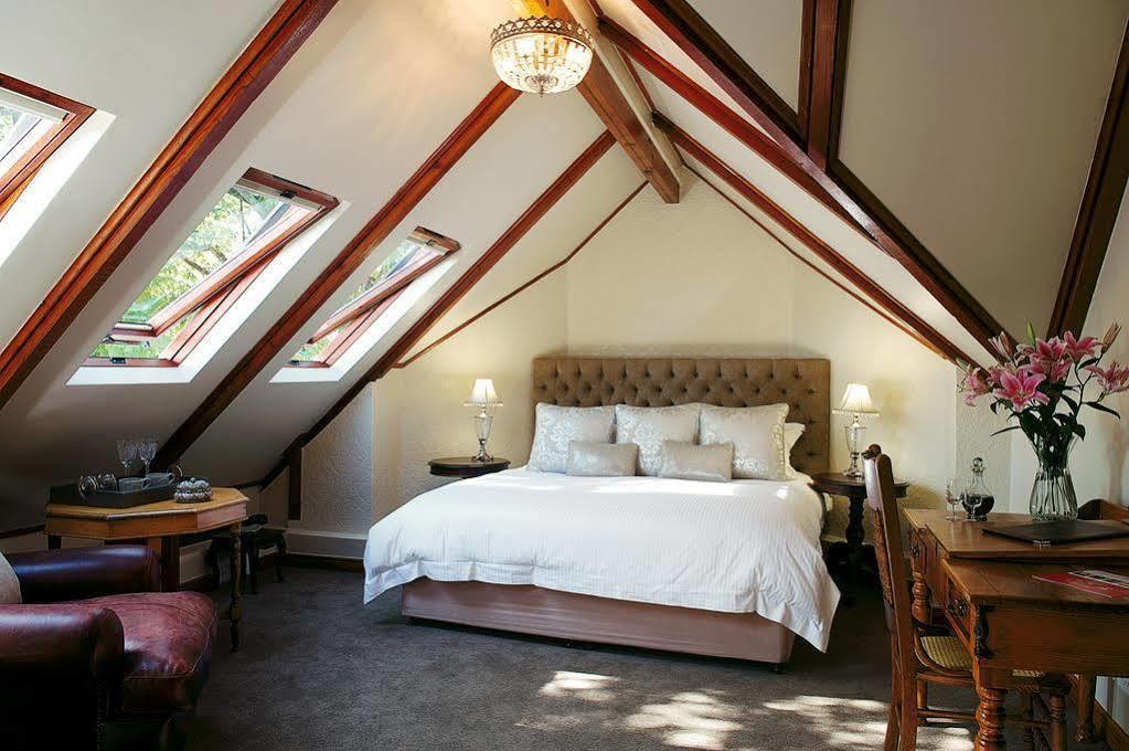 Roosenwijn Guesthouse Стелленбос Экстерьер фото