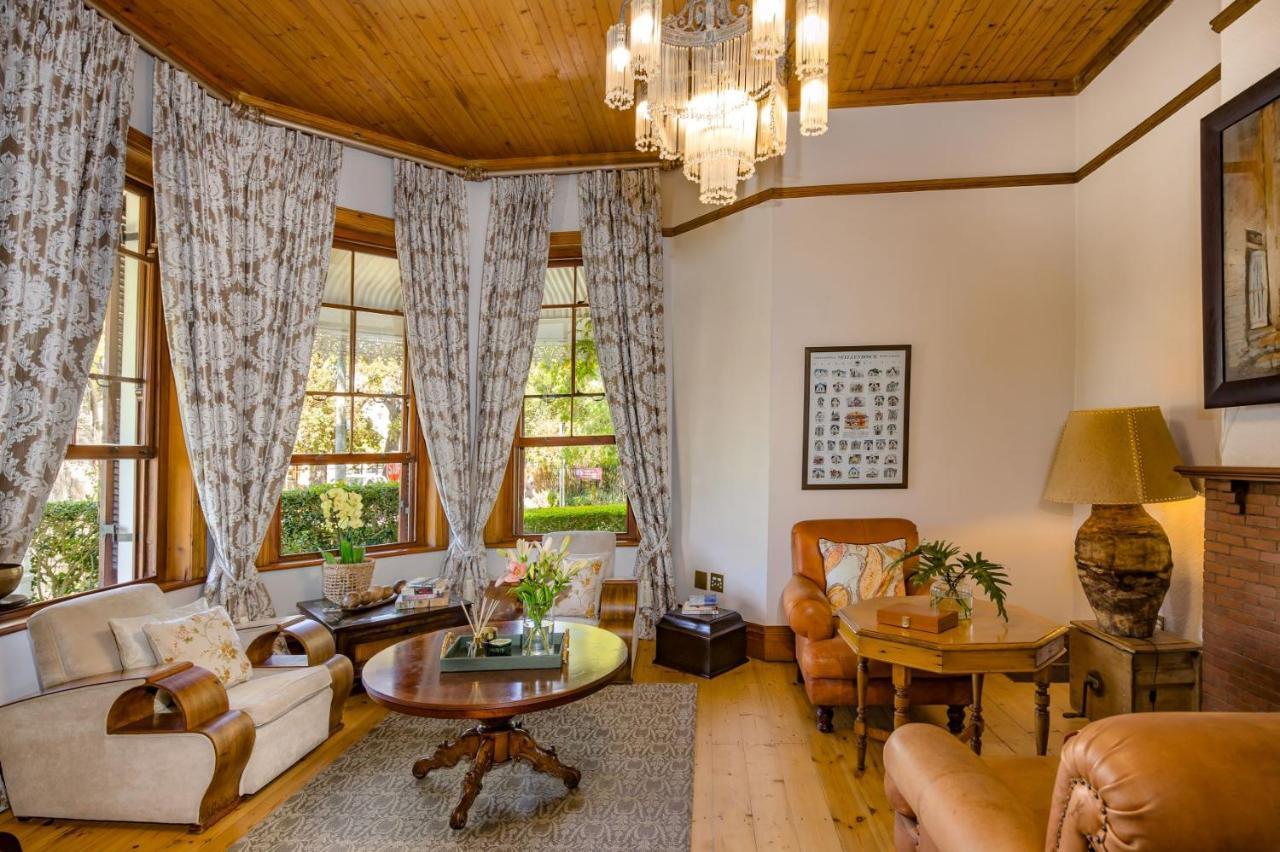 Roosenwijn Guesthouse Стелленбос Экстерьер фото