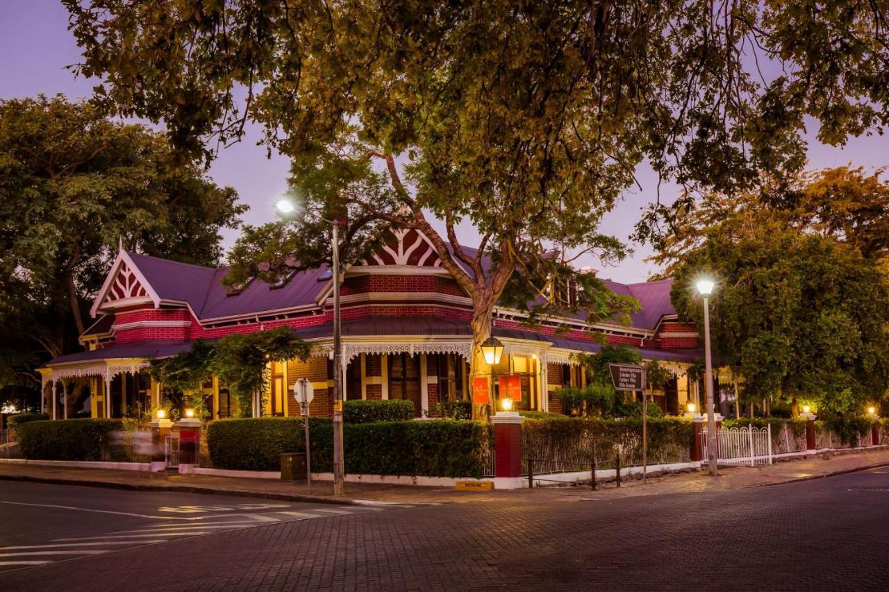 Roosenwijn Guesthouse Стелленбос Экстерьер фото