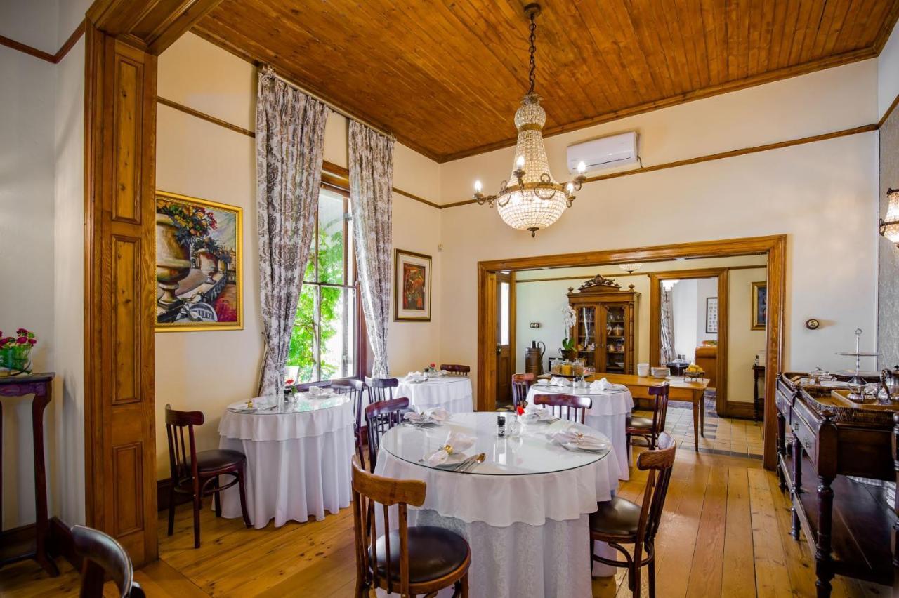 Roosenwijn Guesthouse Стелленбос Экстерьер фото