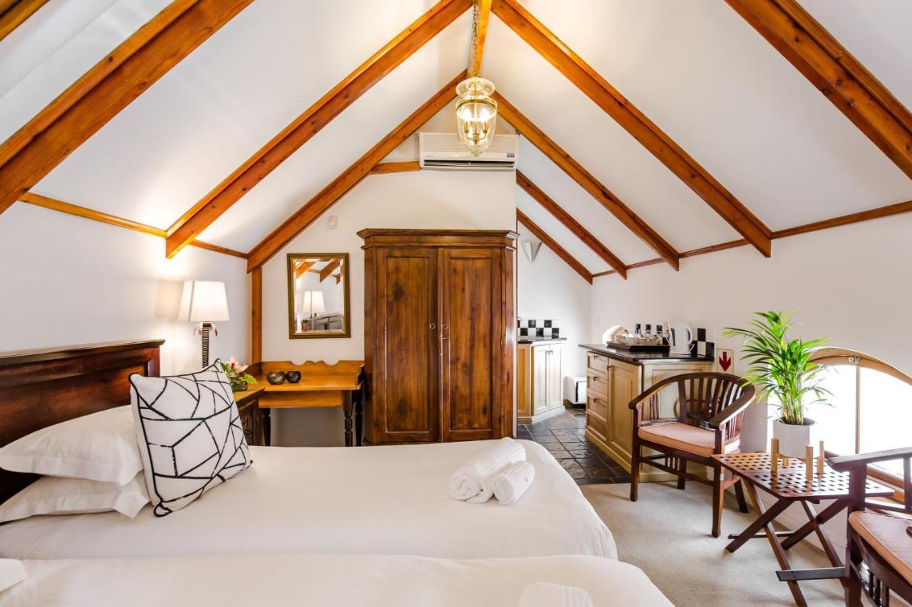 Roosenwijn Guesthouse Стелленбос Экстерьер фото