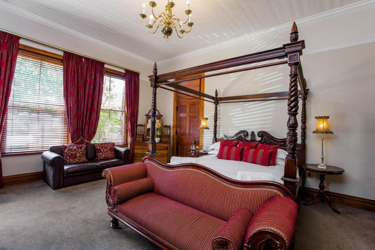 Roosenwijn Guesthouse Стелленбос Экстерьер фото
