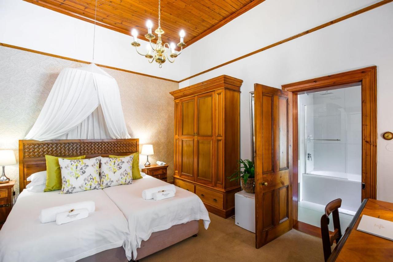 Roosenwijn Guesthouse Стелленбос Экстерьер фото