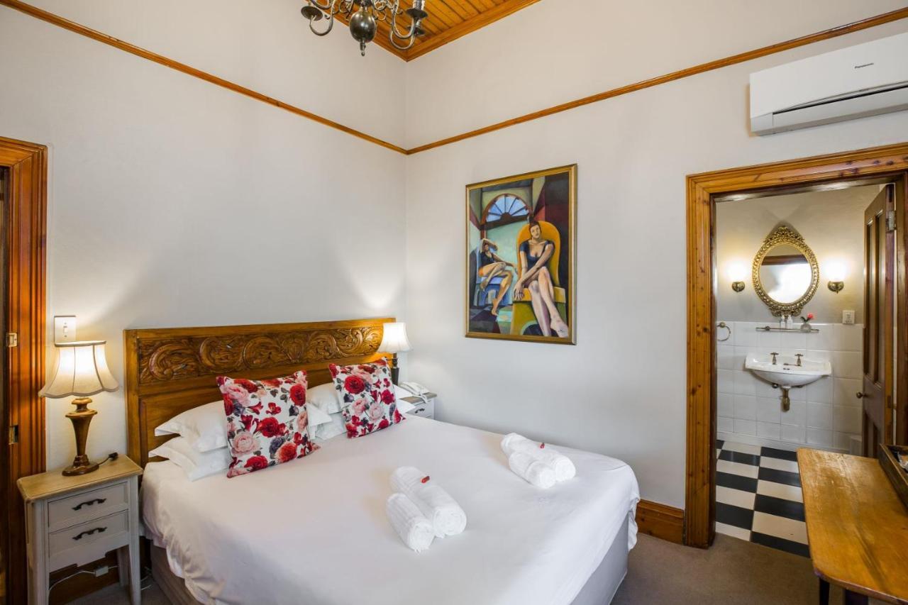 Roosenwijn Guesthouse Стелленбос Экстерьер фото