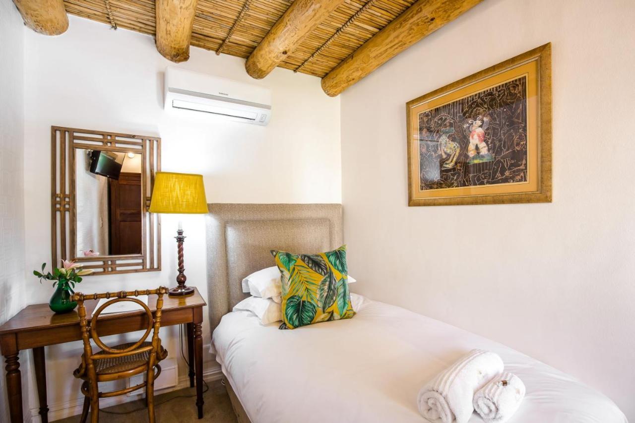Roosenwijn Guesthouse Стелленбос Экстерьер фото