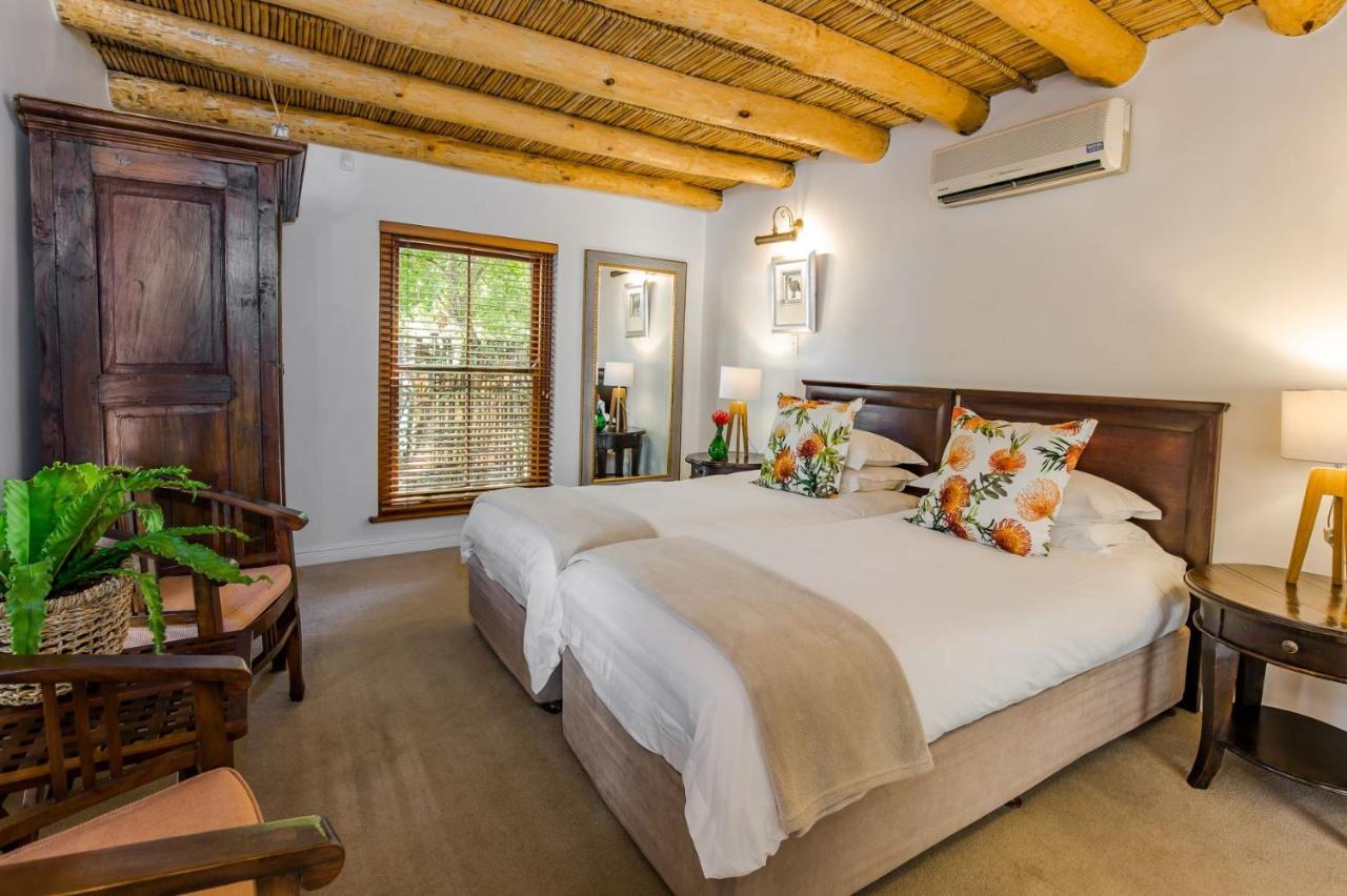 Roosenwijn Guesthouse Стелленбос Экстерьер фото