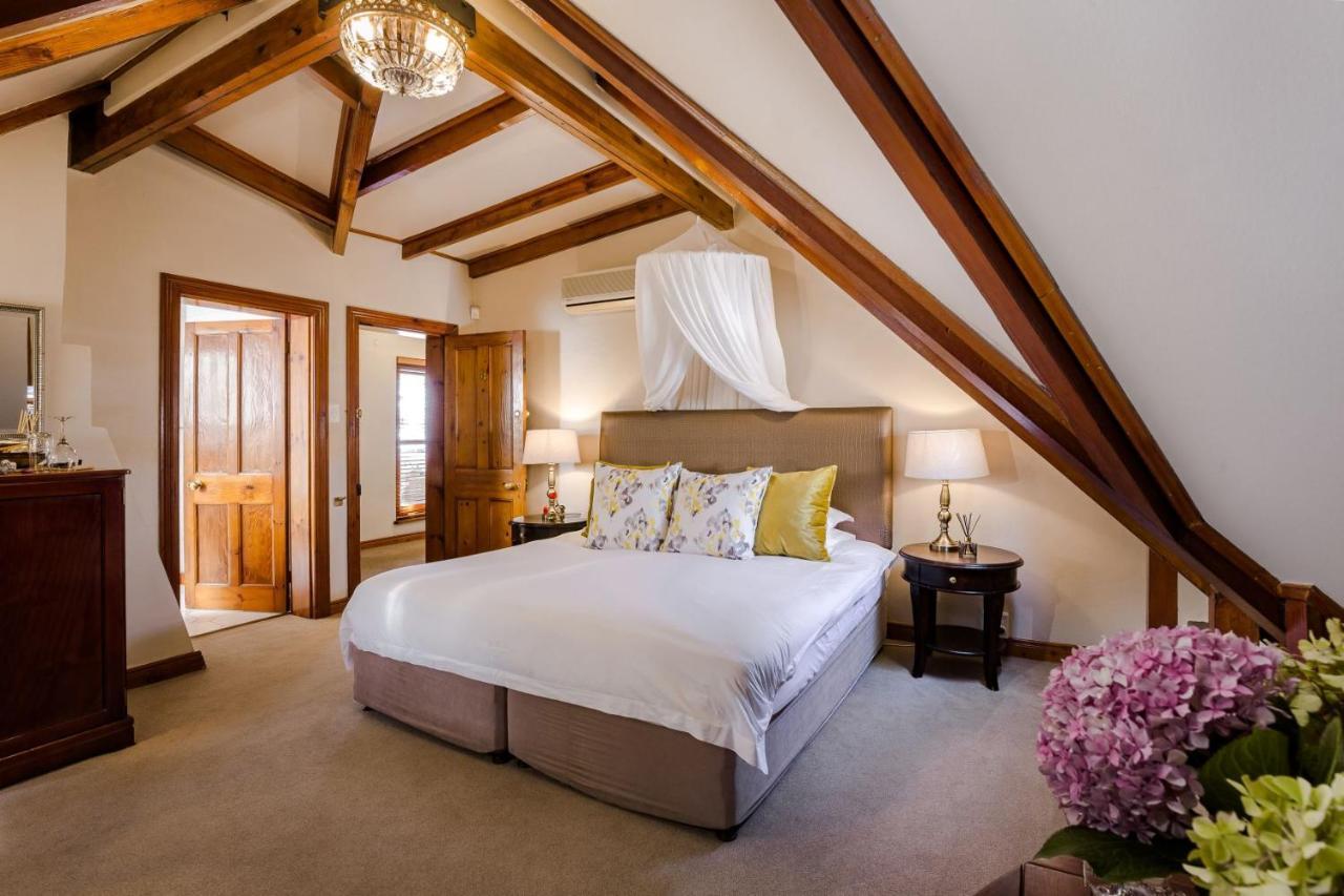 Roosenwijn Guesthouse Стелленбос Экстерьер фото