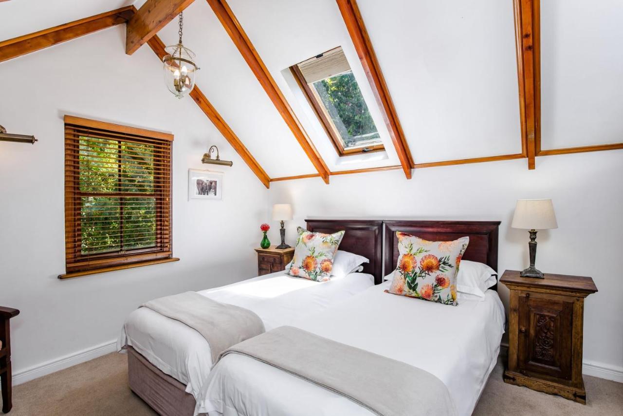 Roosenwijn Guesthouse Стелленбос Экстерьер фото